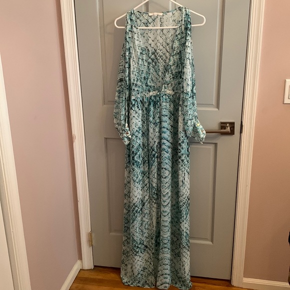 Snakeskin turquoise maxi dress with slits at both thighs. - Picture 5 of 11